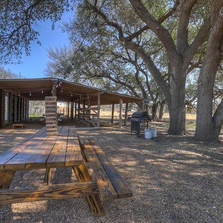 Olive St Ranch With Hottub-Grill And Party Barn Villa Fredericksburg Exterior foto