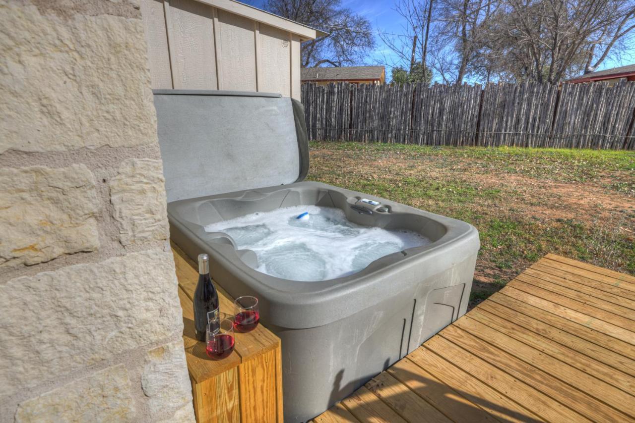 Olive St Ranch With Hottub-Grill And Party Barn Villa Fredericksburg Exterior foto