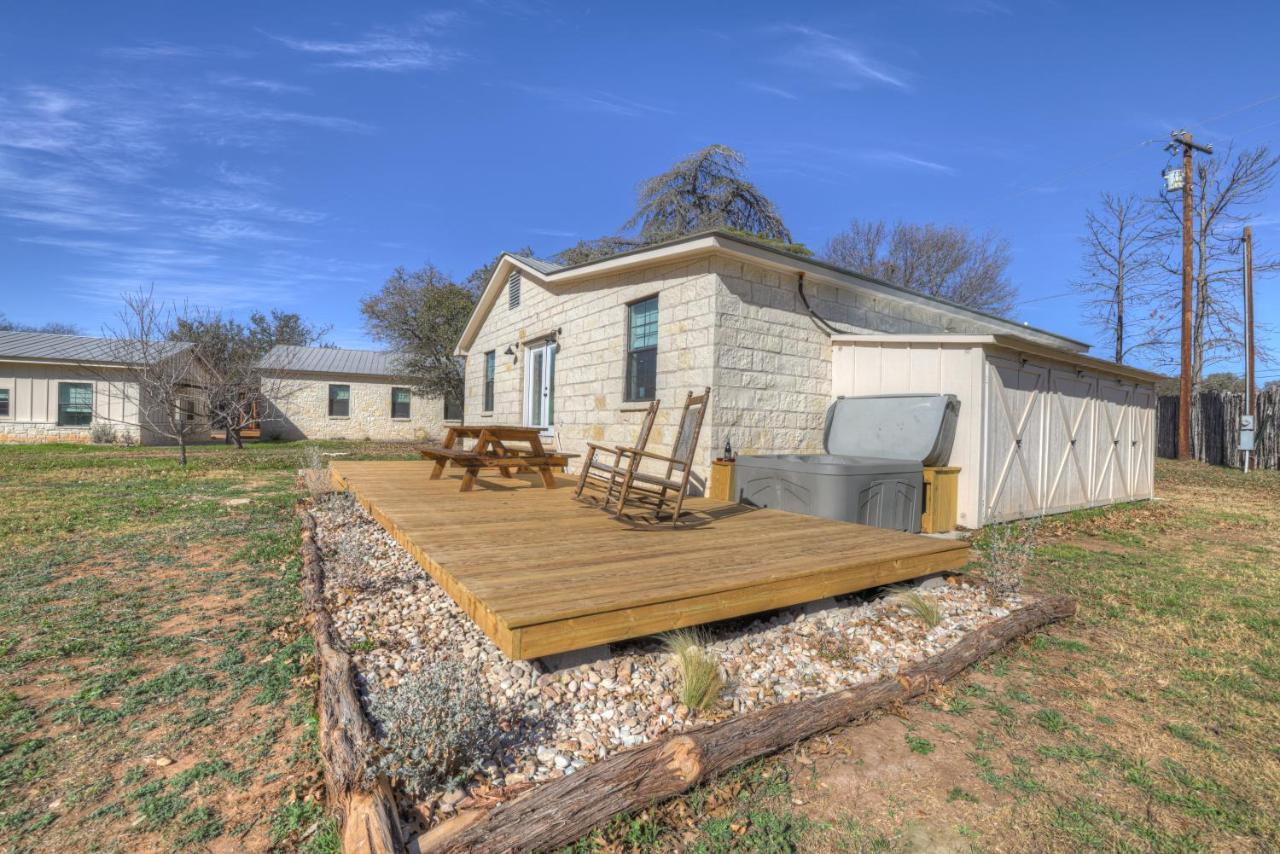 Olive St Ranch With Hottub-Grill And Party Barn Villa Fredericksburg Exterior foto